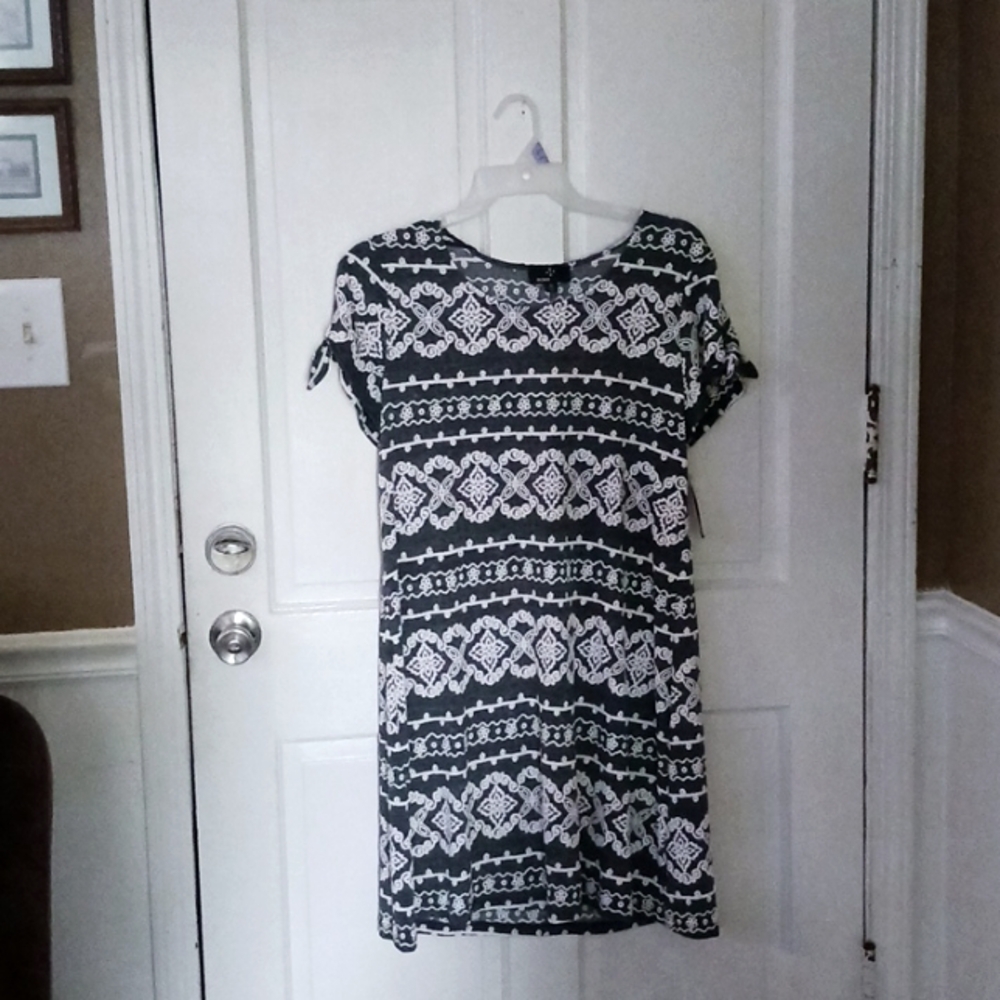 RONNI NICOLE polyester/ spandex  Dress new with tags